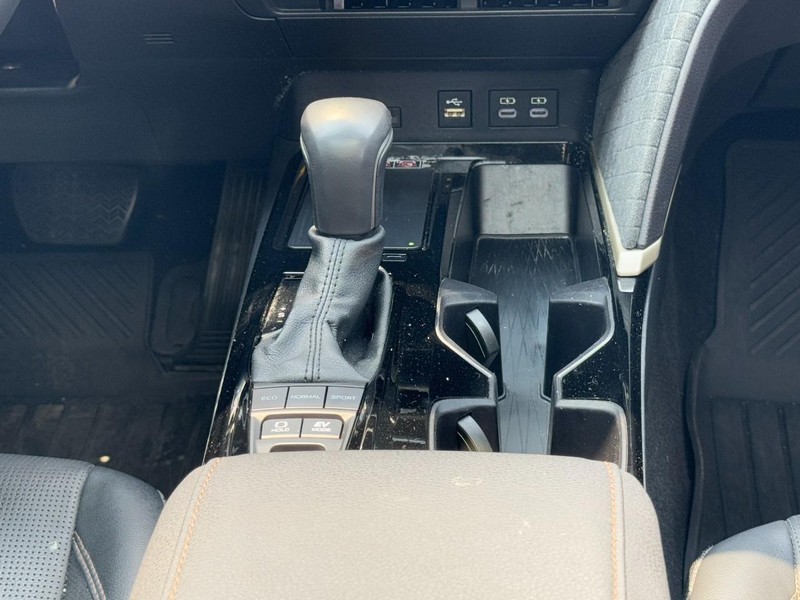 Toyota Camry Vehicle Image 14