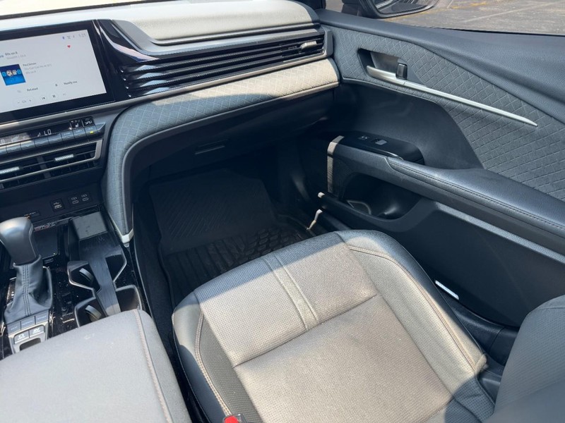 Toyota Camry Vehicle Image 15