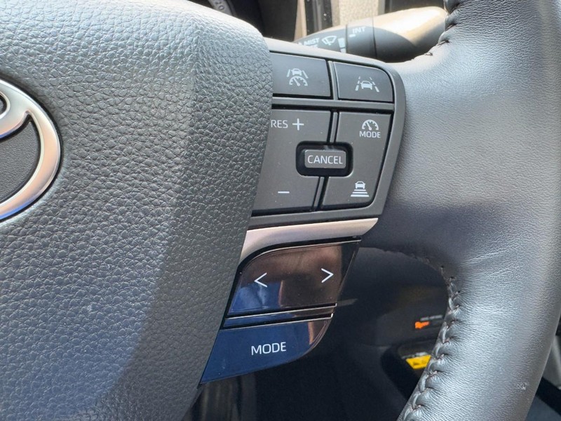 Toyota Camry Vehicle Image 17