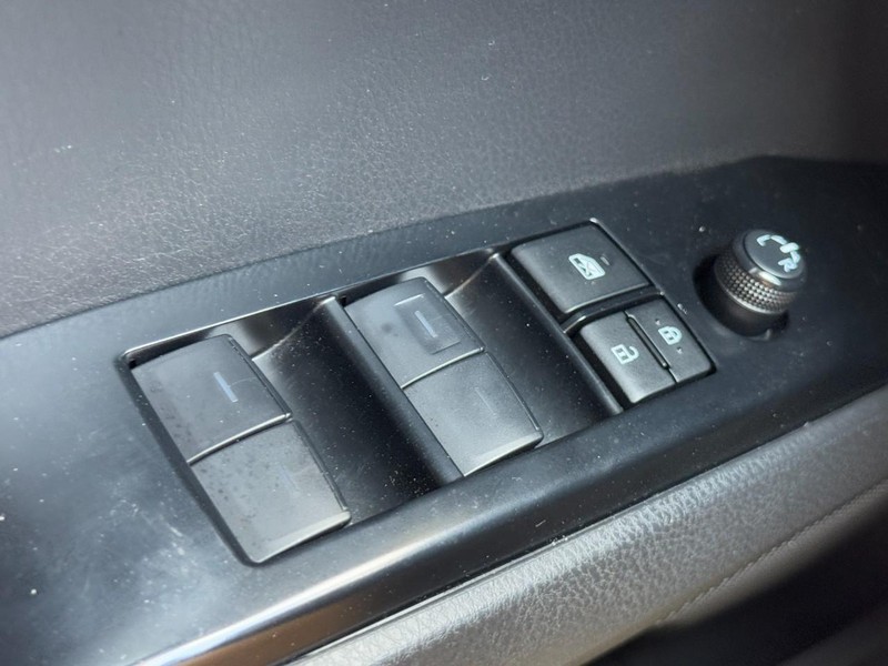 Toyota Camry Vehicle Image 21