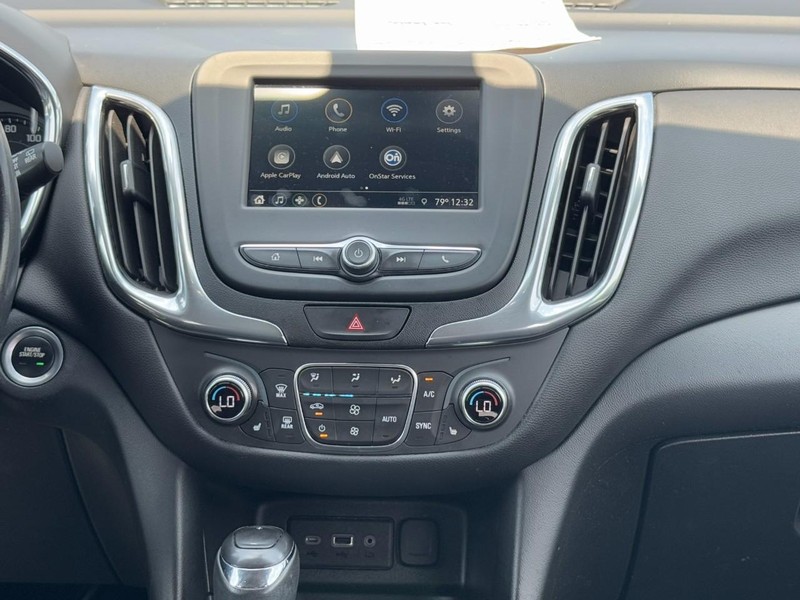 Chevrolet Equinox Vehicle Full-screen Gallery Image 12