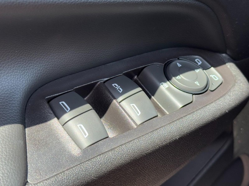 Chevrolet Equinox Vehicle Full-screen Gallery Image 20