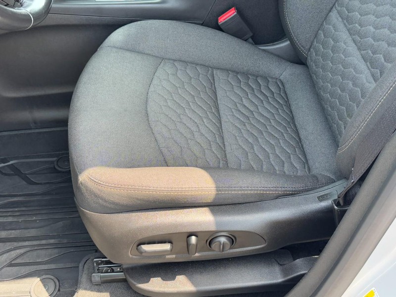Chevrolet Equinox Vehicle Full-screen Gallery Image 21
