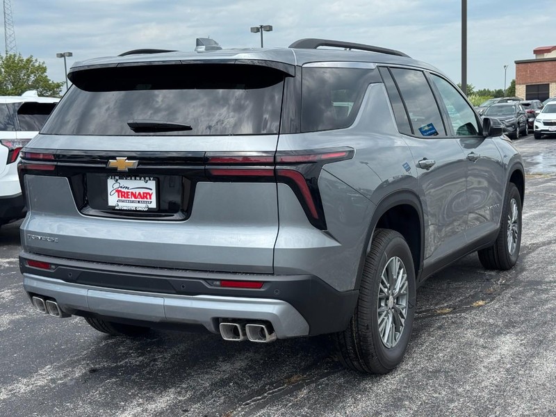 Chevrolet Traverse Vehicle Image 03