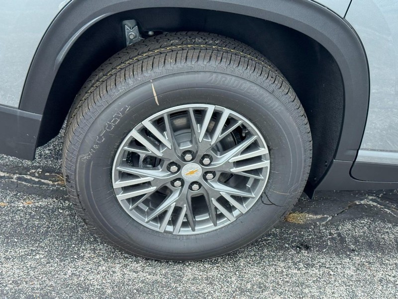 Chevrolet Traverse Vehicle Image 04