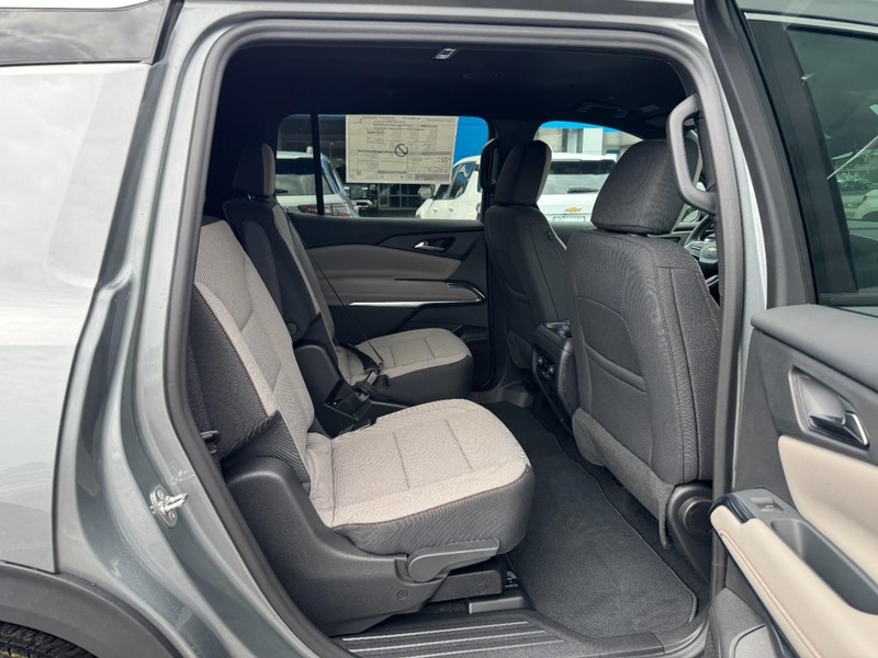 Chevrolet Traverse Vehicle Image 05