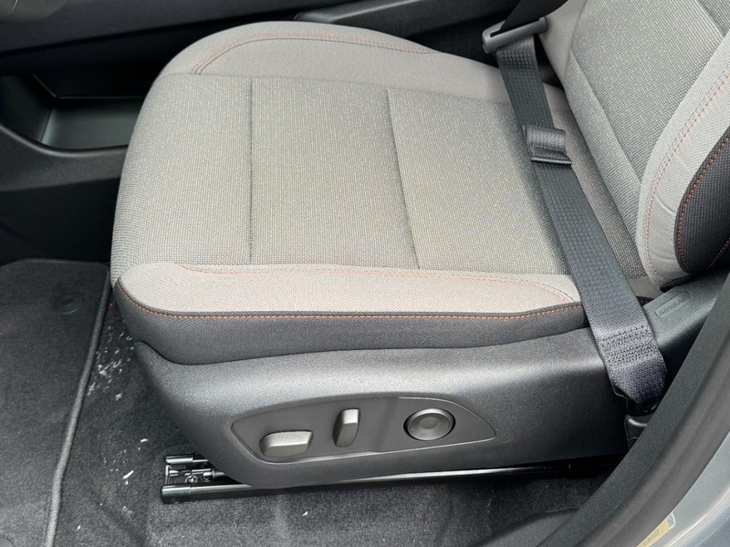 Chevrolet Traverse Vehicle Image 16