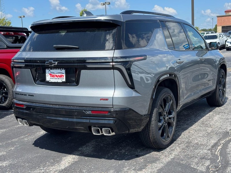 Chevrolet Traverse Vehicle Image 03
