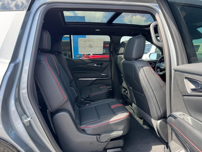 Chevrolet Traverse Vehicle Image 05