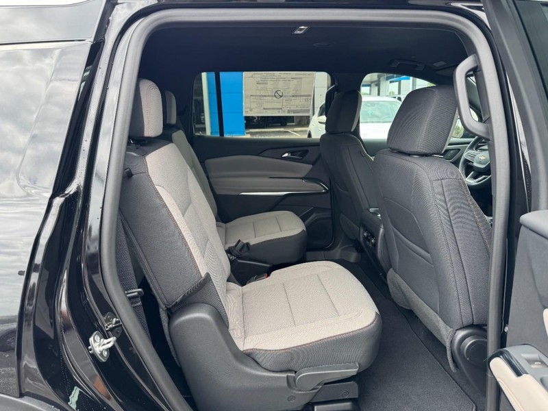 Chevrolet Traverse Vehicle Image 05