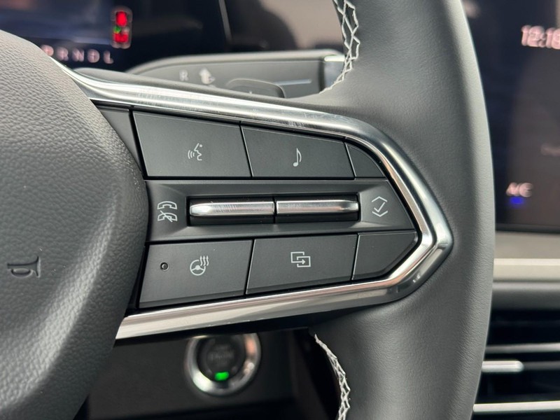 Chevrolet Traverse Vehicle Image 12