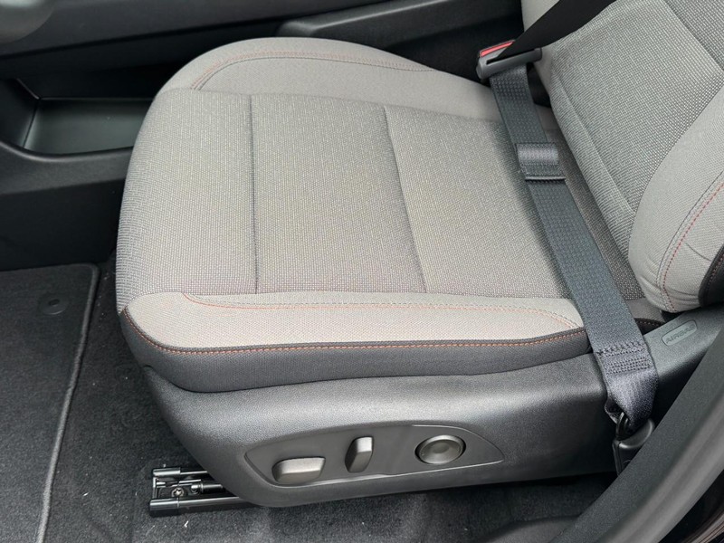 Chevrolet Traverse Vehicle Image 16