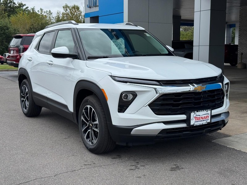Chevrolet TrailBlazer Vehicle Image 02