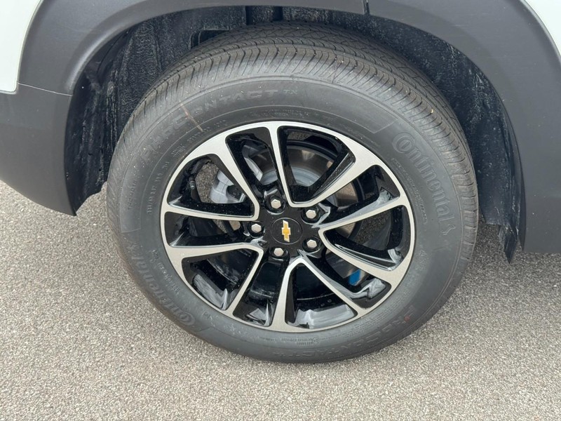 Chevrolet TrailBlazer Vehicle Image 04