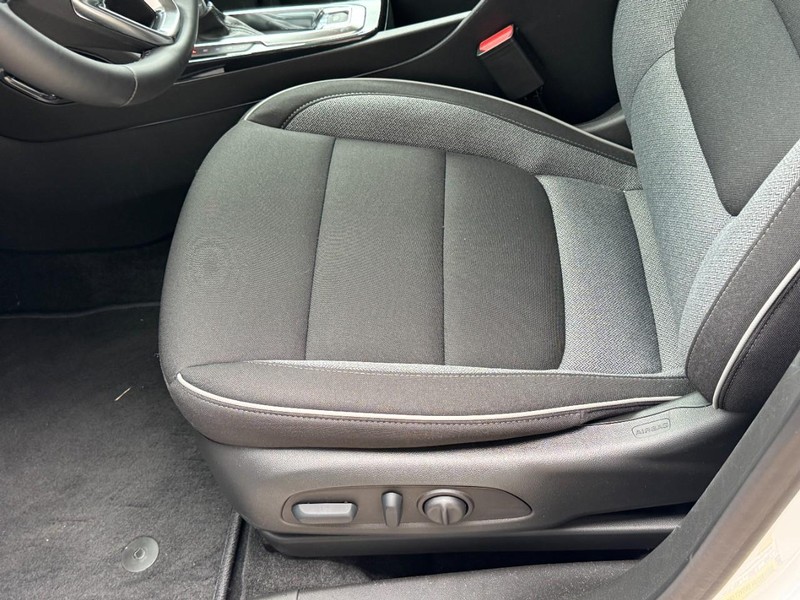 Chevrolet TrailBlazer Vehicle Image 15