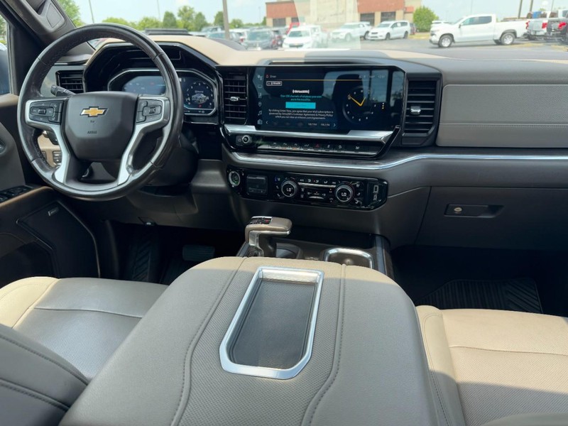 Chevrolet Silverado 1500 Vehicle Full-screen Gallery Image 11