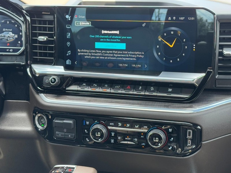 Chevrolet Silverado 1500 Vehicle Full-screen Gallery Image 13
