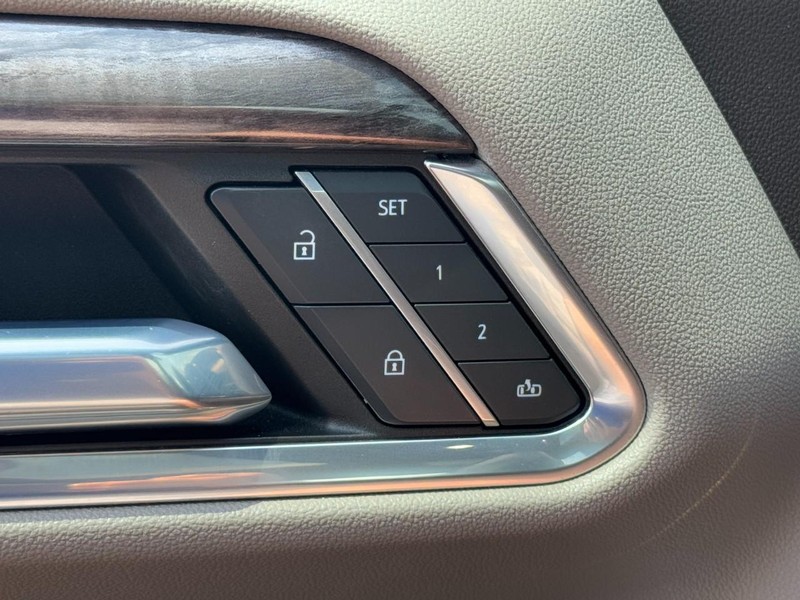 Chevrolet Silverado 1500 Vehicle Full-screen Gallery Image 16