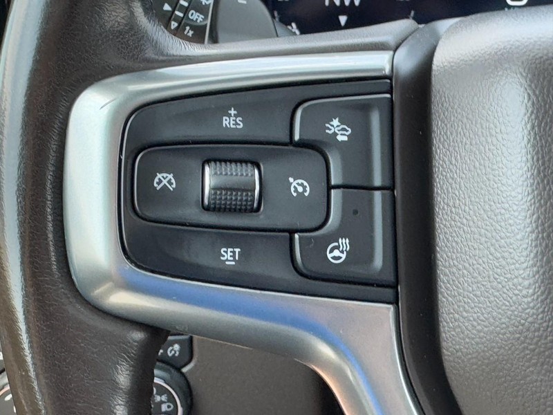 Chevrolet Silverado 1500 Vehicle Full-screen Gallery Image 17