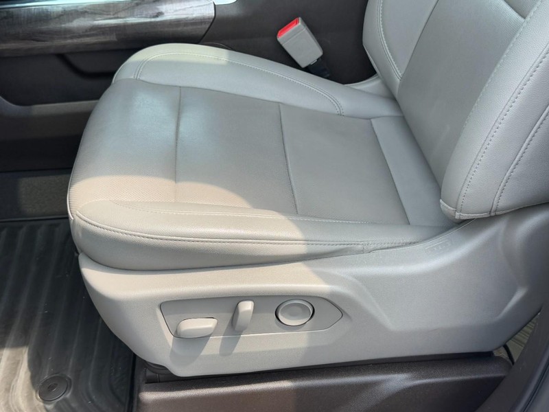 Chevrolet Silverado 1500 Vehicle Full-screen Gallery Image 23