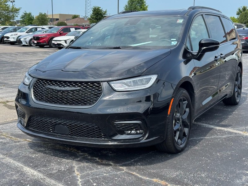 Chrysler Pacifica Vehicle Image 08