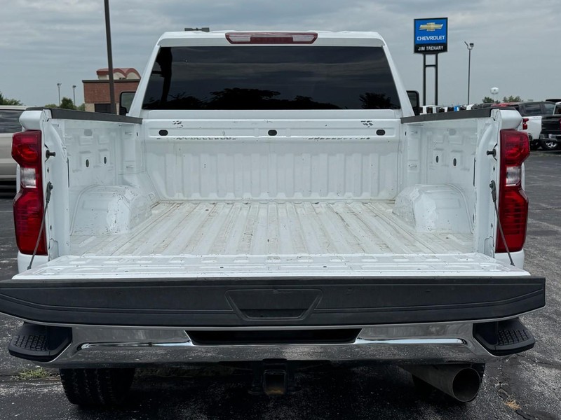 Chevrolet Silverado 2500HD Vehicle Image 05