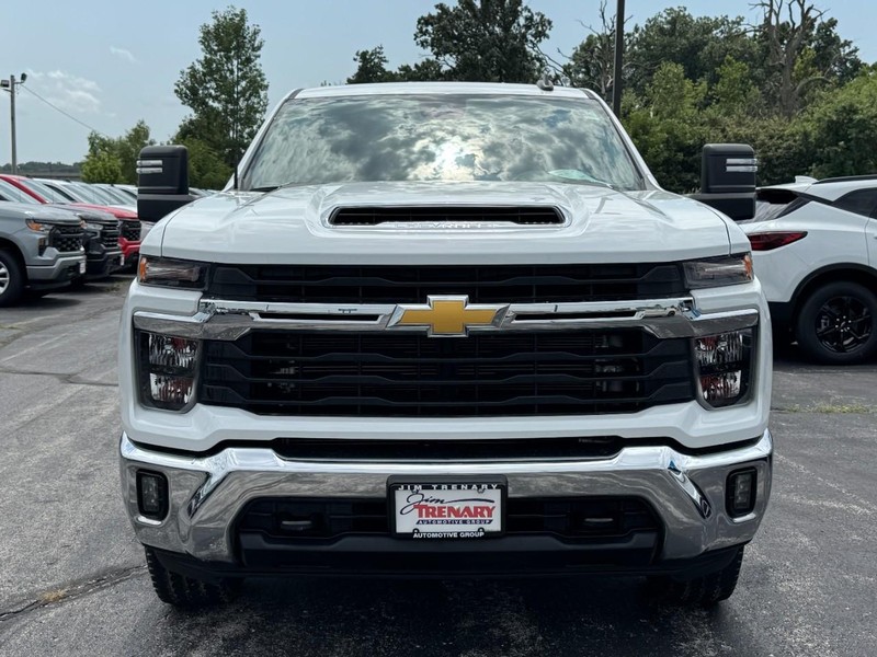 Chevrolet Silverado 2500HD Vehicle Image 09