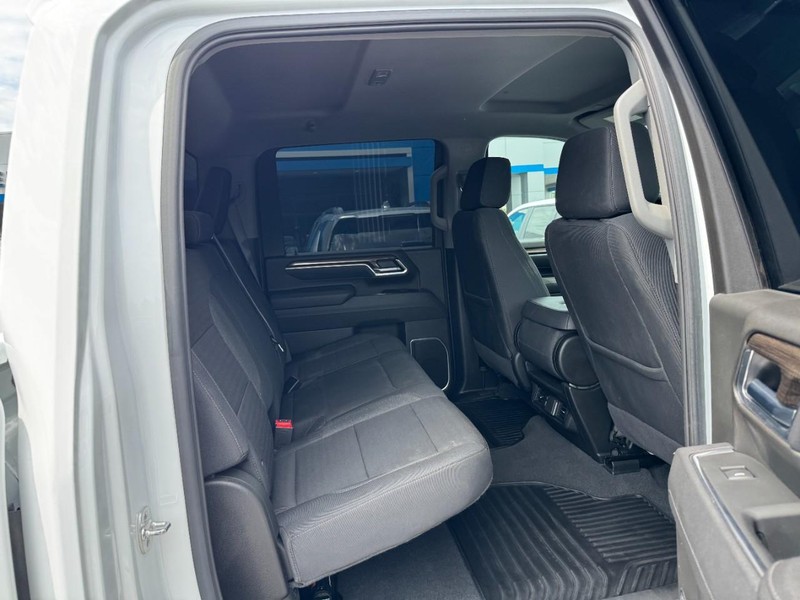 Chevrolet Silverado 2500HD Vehicle Image 10