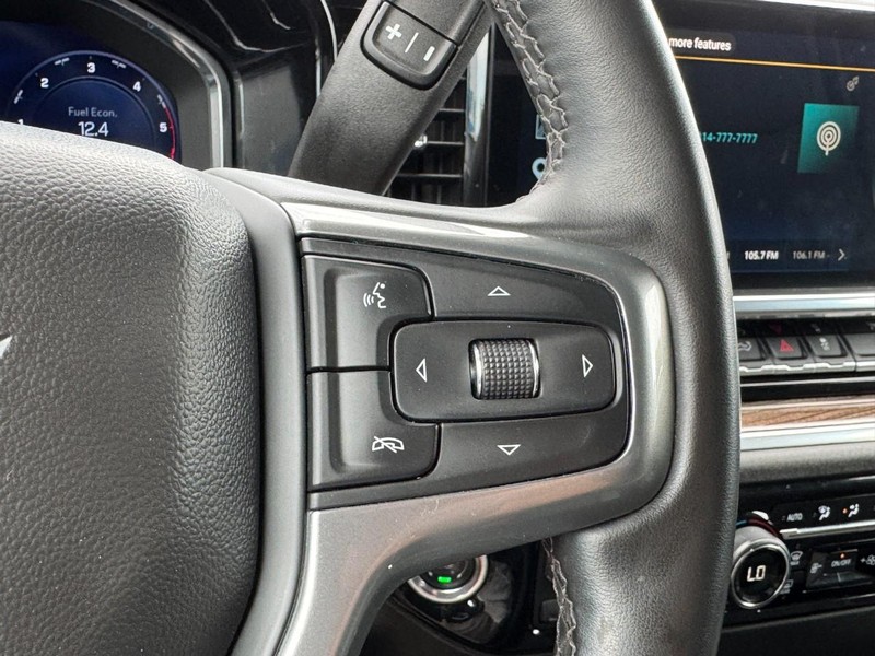 Chevrolet Silverado 2500HD Vehicle Image 16