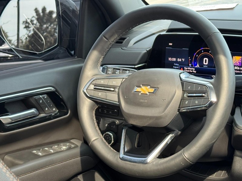 Chevrolet Tahoe Vehicle Image 12