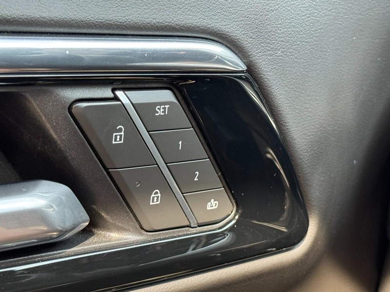 Chevrolet Tahoe Vehicle Image 16