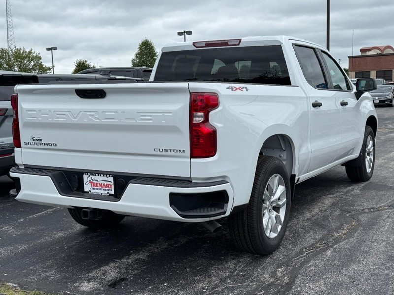Chevrolet Silverado 1500 Vehicle Image 03
