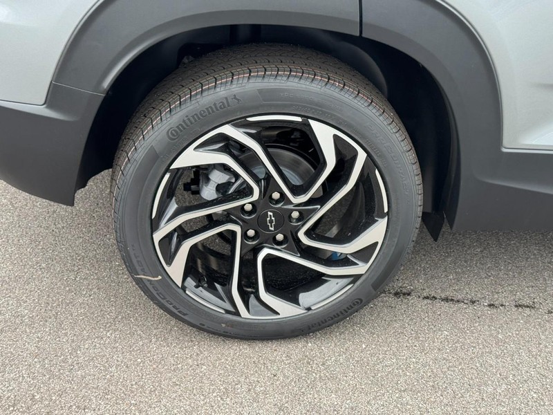 Chevrolet TrailBlazer Vehicle Image 04