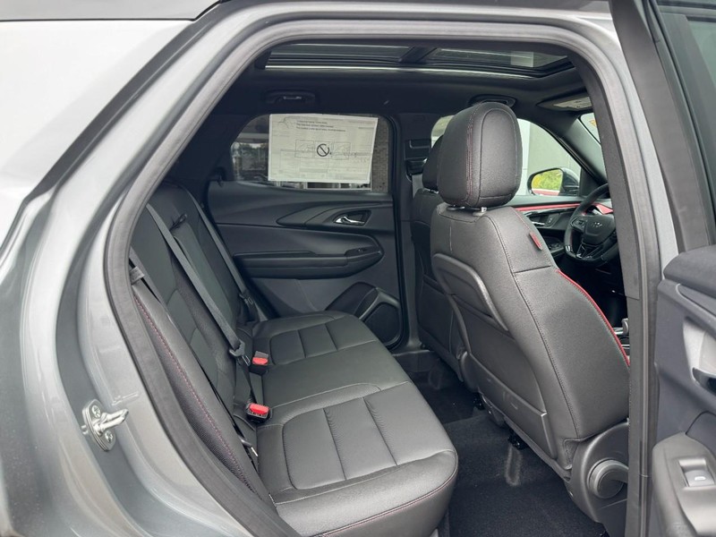 Chevrolet TrailBlazer Vehicle Image 05