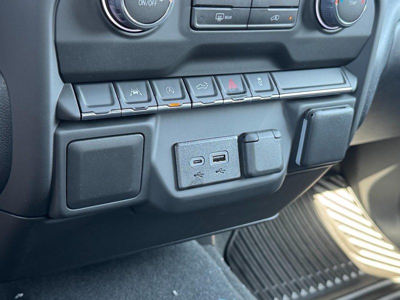 Chevrolet Silverado 1500 Vehicle Image 11