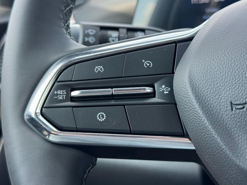 Chevrolet Equinox Vehicle Image 10