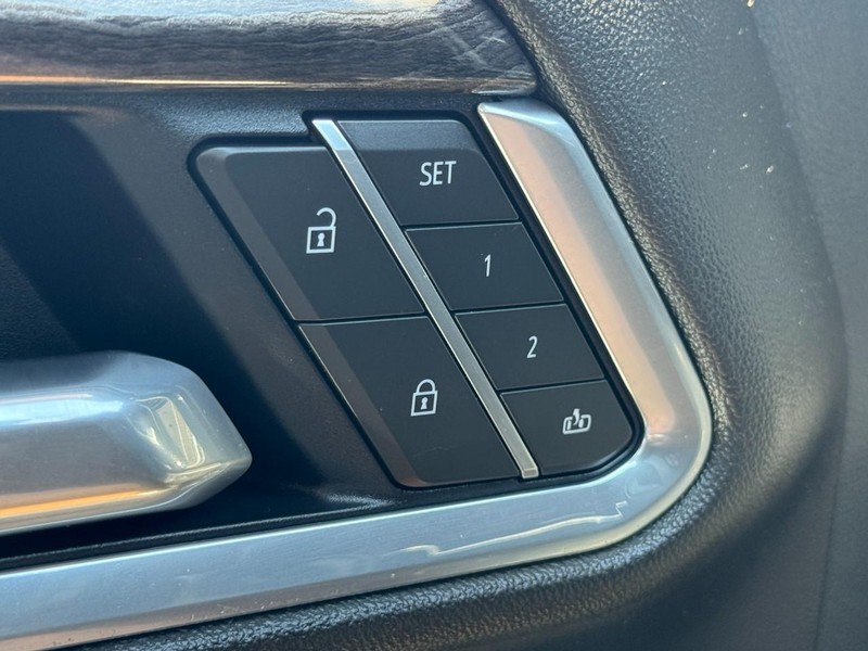 Chevrolet Silverado 1500 Vehicle Image 16