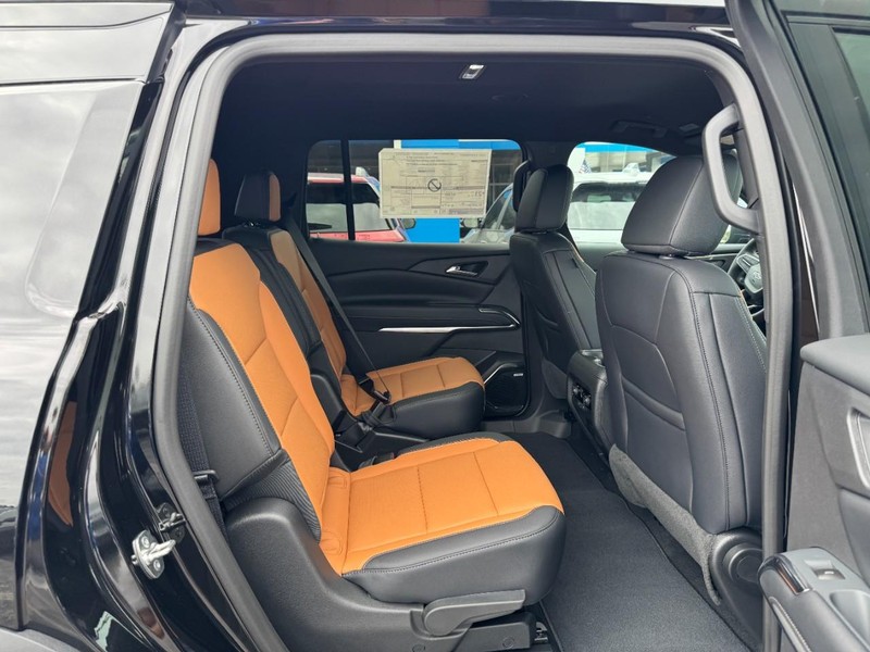 Chevrolet Traverse Vehicle Image 05
