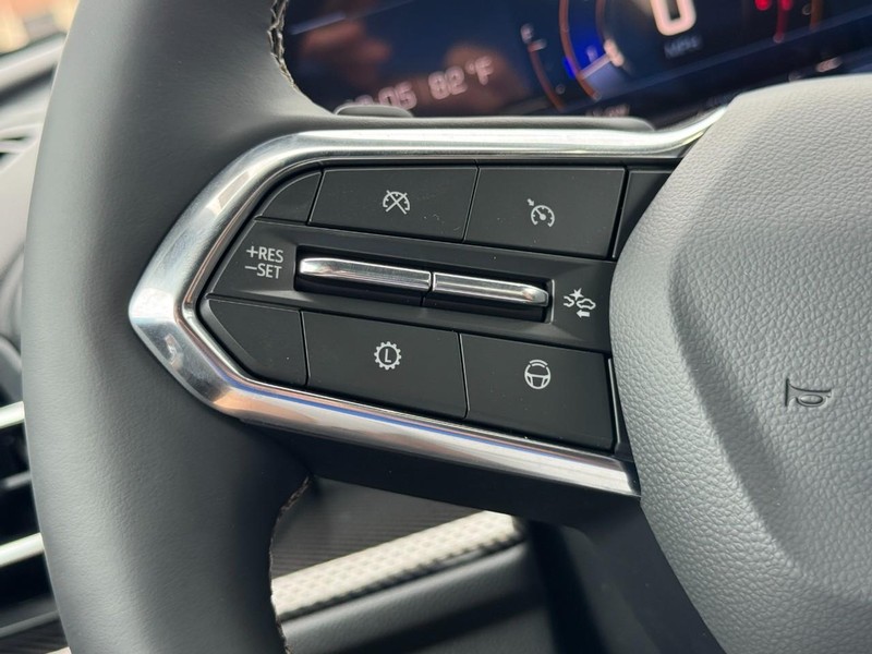 Chevrolet Traverse Vehicle Image 11
