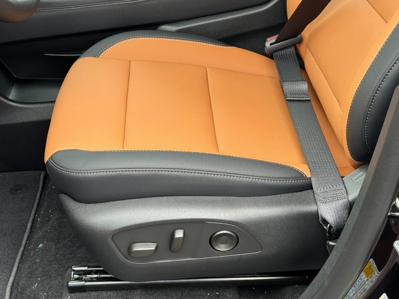 Chevrolet Traverse Vehicle Image 16