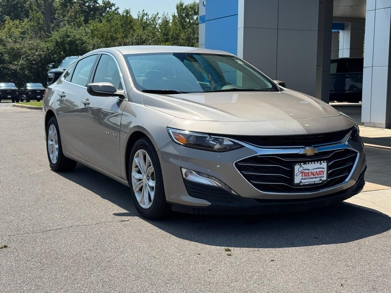 Chevrolet Malibu Vehicle Full-screen Gallery Image 02