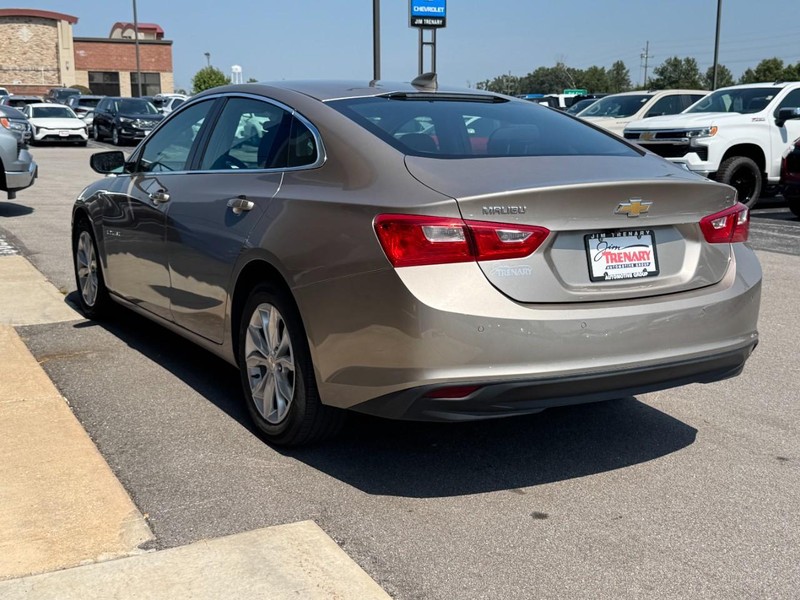 Chevrolet Malibu Vehicle Full-screen Gallery Image 06