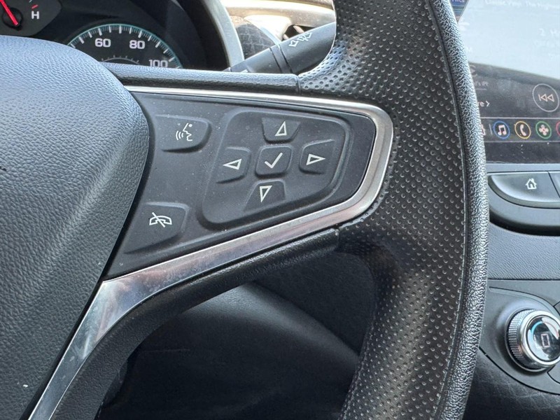Chevrolet Malibu Vehicle Full-screen Gallery Image 17