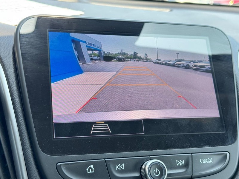 Chevrolet Malibu Vehicle Full-screen Gallery Image 20