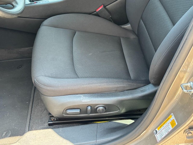 Chevrolet Malibu Vehicle Full-screen Gallery Image 22
