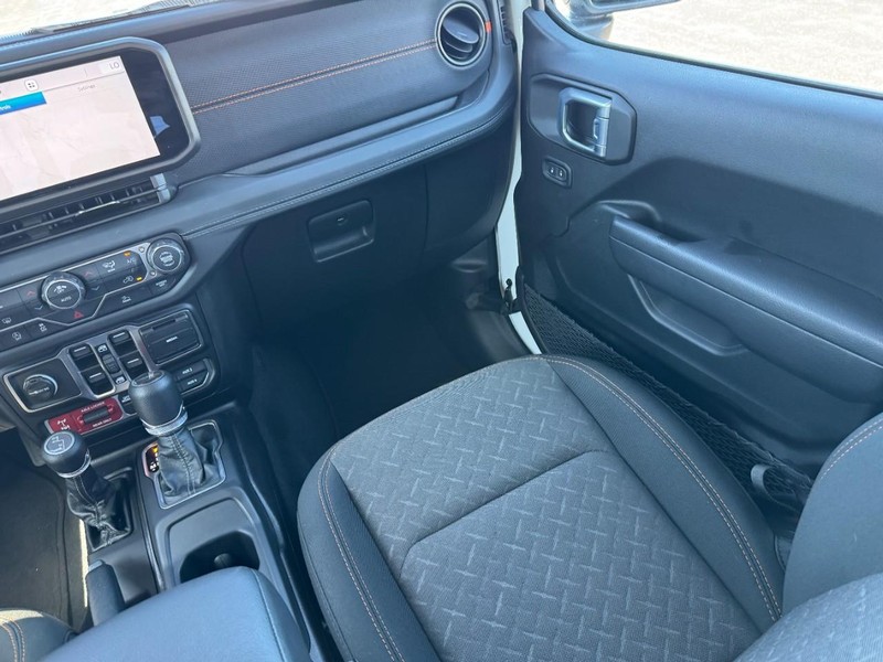 Jeep Gladiator Vehicle Image 15