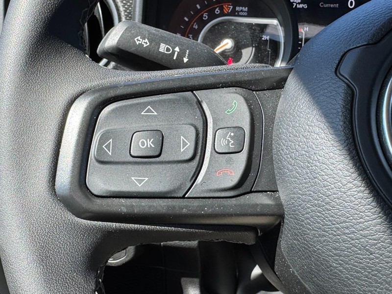 Jeep Gladiator Vehicle Image 16
