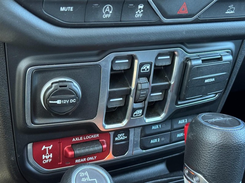 Jeep Gladiator Vehicle Image 20
