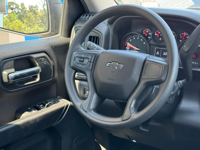 Chevrolet Silverado 1500 Vehicle Image 12