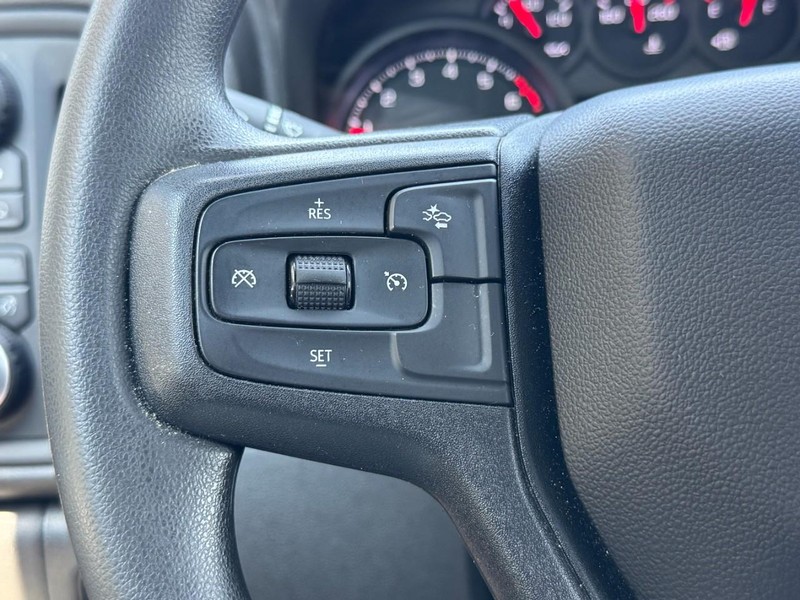Chevrolet Silverado 1500 Vehicle Image 16